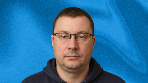 Павел Артамонов